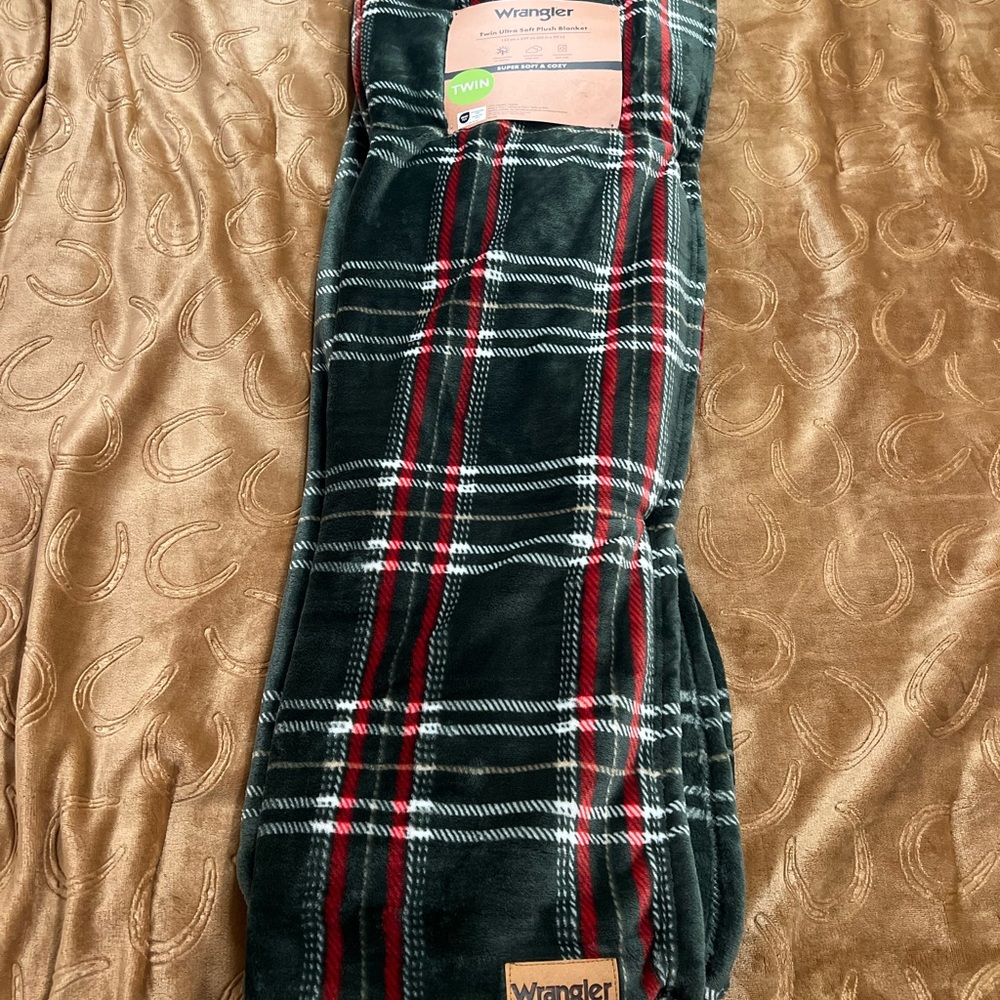 Wrangler Green and Red Plaid Plush Throw Blanket